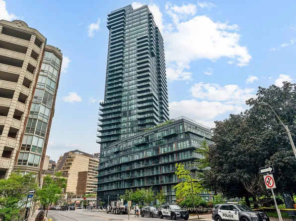 825 Church St #3102, Toronto, ON M4W 3Z4