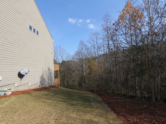 RIGHT SIDE SHOWING 2 DECKS