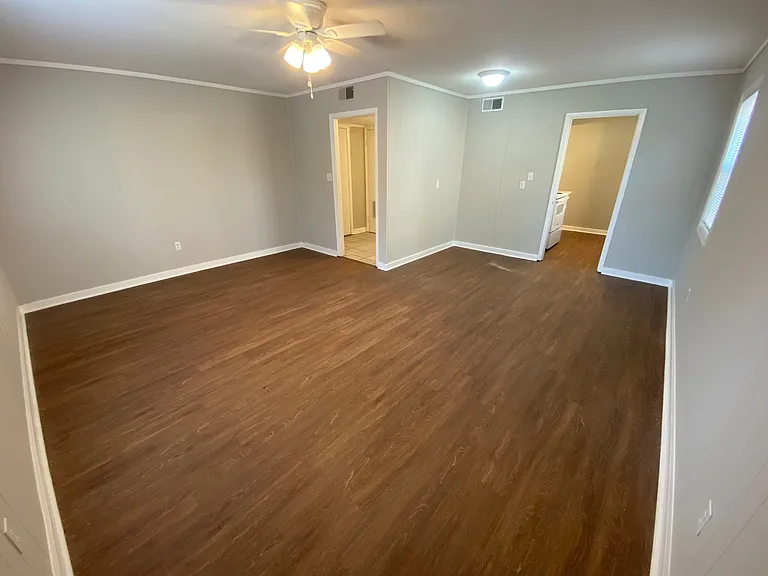 1122 W Hancock Ave #A — Photo 5