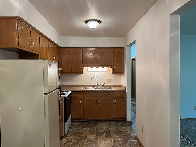 Ridge Manor Apartments — Photo 6