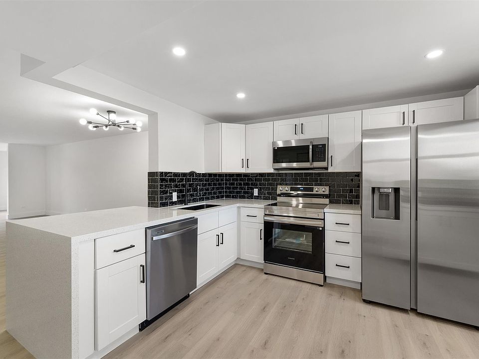 1st image of 441 NE 195th Street #302