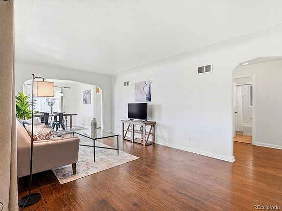 5th image of 3835 Pierce Street