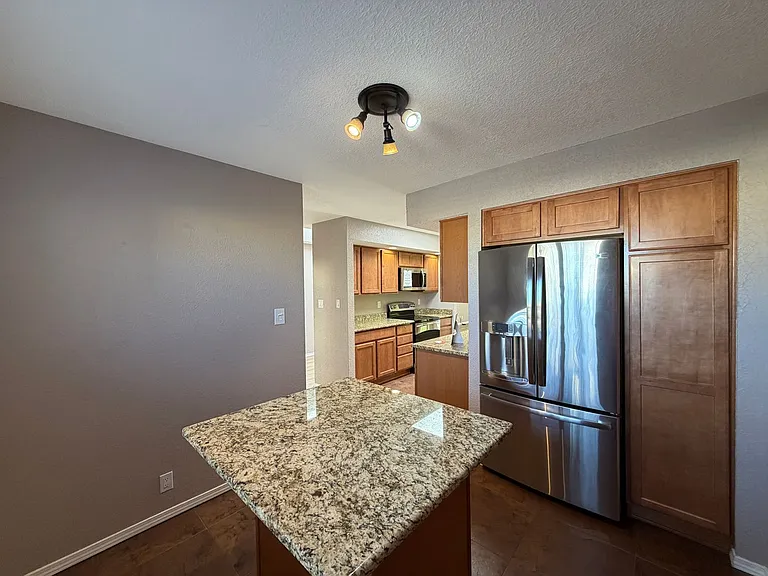 7924 Woodridge Dr NE — Photo 6