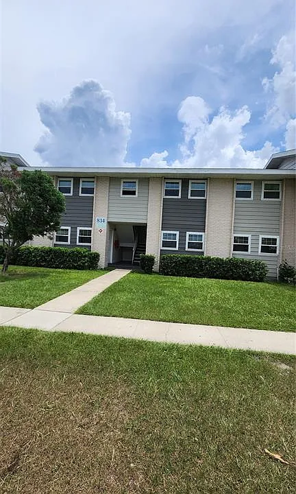 834 Sky Lake Cir #C