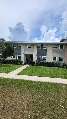 834 Sky Lake Cir #C Photo 1