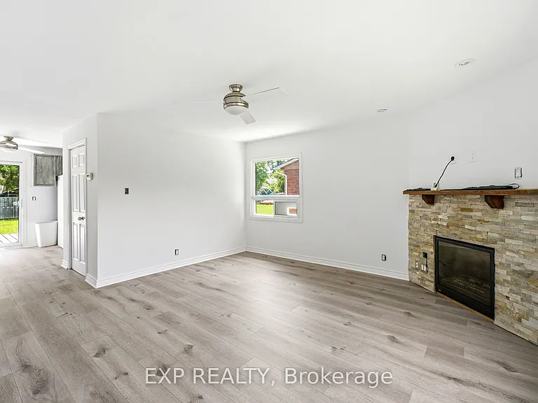 125 Cronsberry Rd — Photo 8