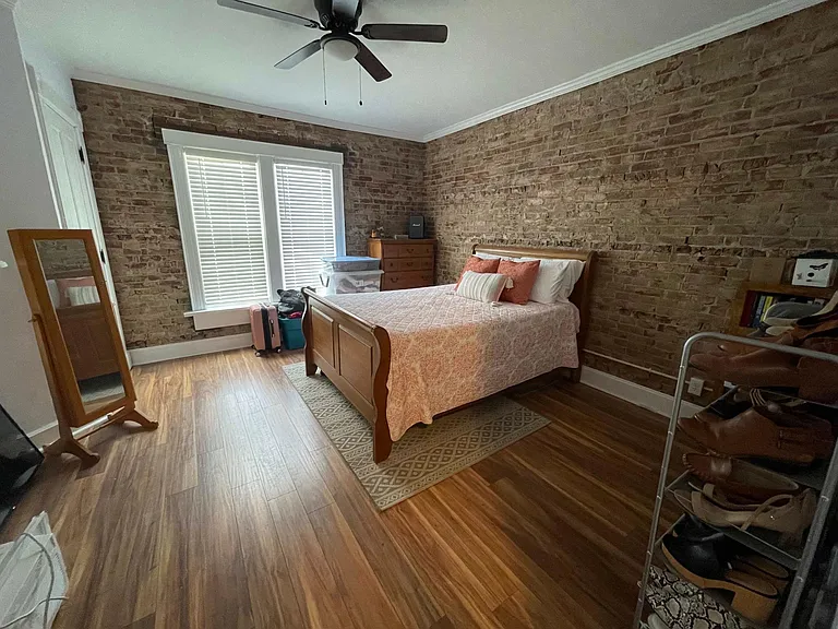 328 Oak St — Photo 9