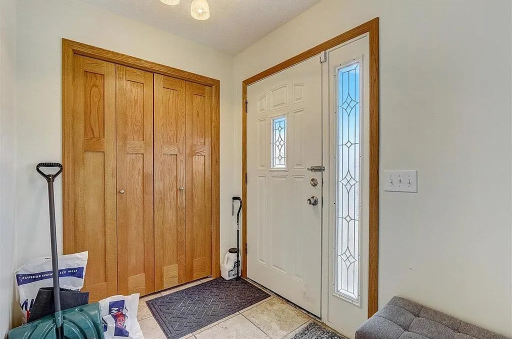 121 Wheelock Pkwy W — Photo 1