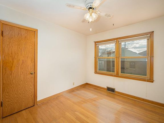 4th image of 3170 S 36th STREET