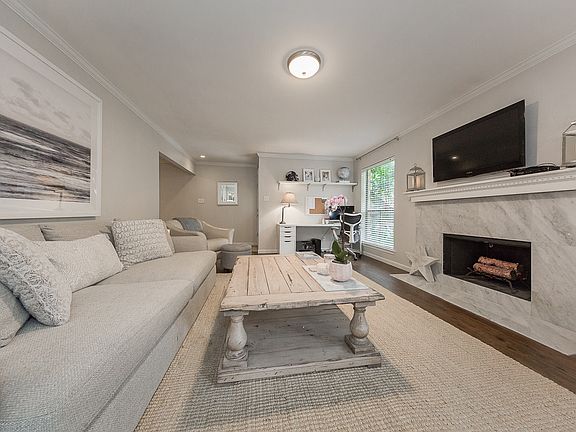 5th image of 1601 S Shepherd Dr APT 111