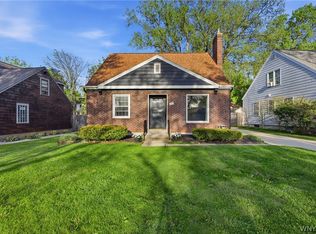 63 Garland Dr, Eggertsville, NY 14226