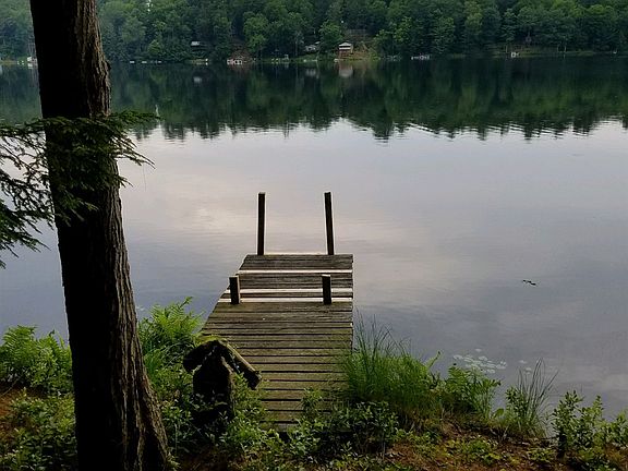 3rd image of 216 Putnam Mountain Way