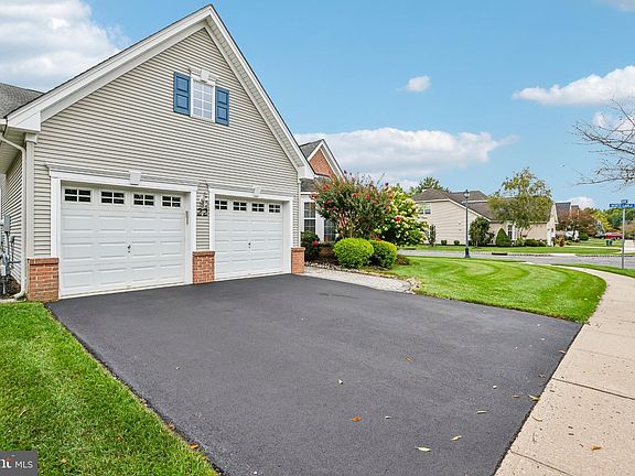 3rd image of 22 Portofino Dr
