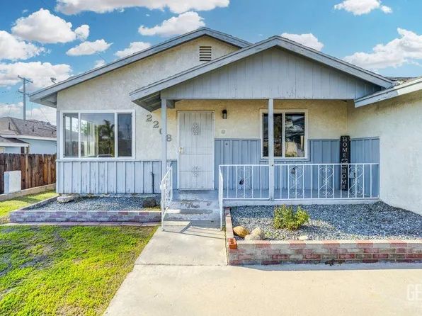 2208 Valencia Dr, Bakersfield, CA 93306