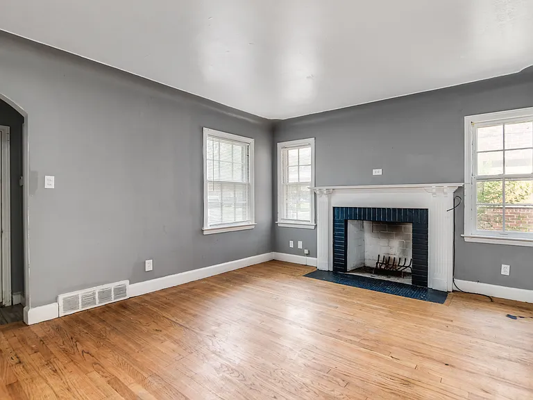 11262 Courville St — Photo 7