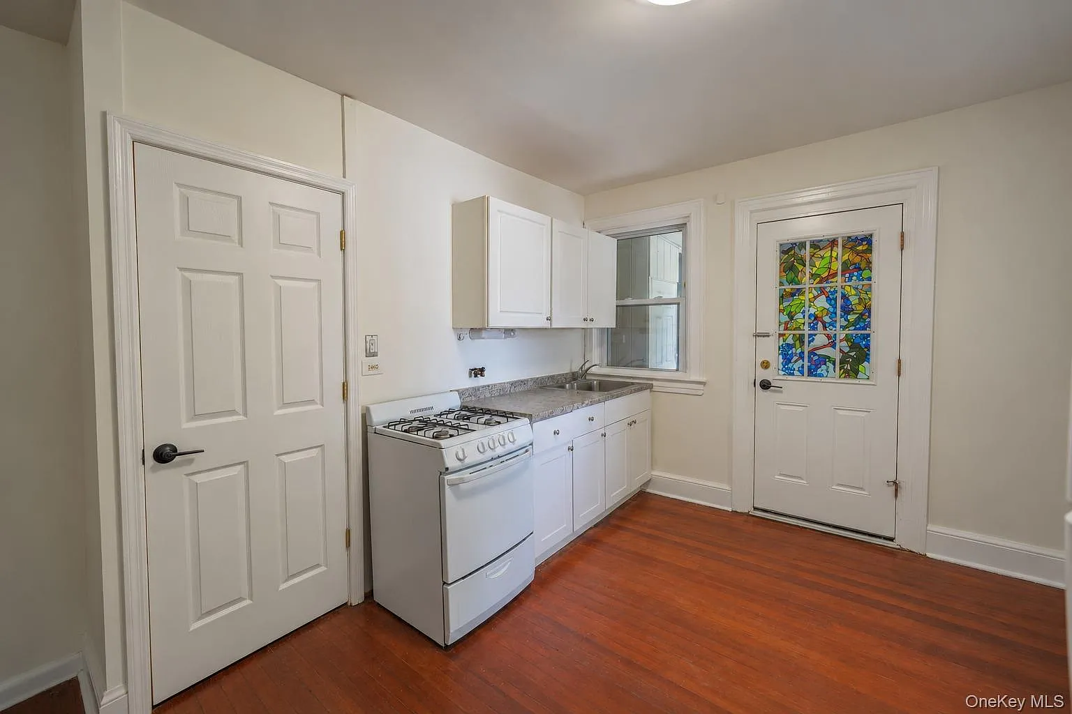 1 bed, 1.0 bath, 750 sqft, $2,200 — Photo 1