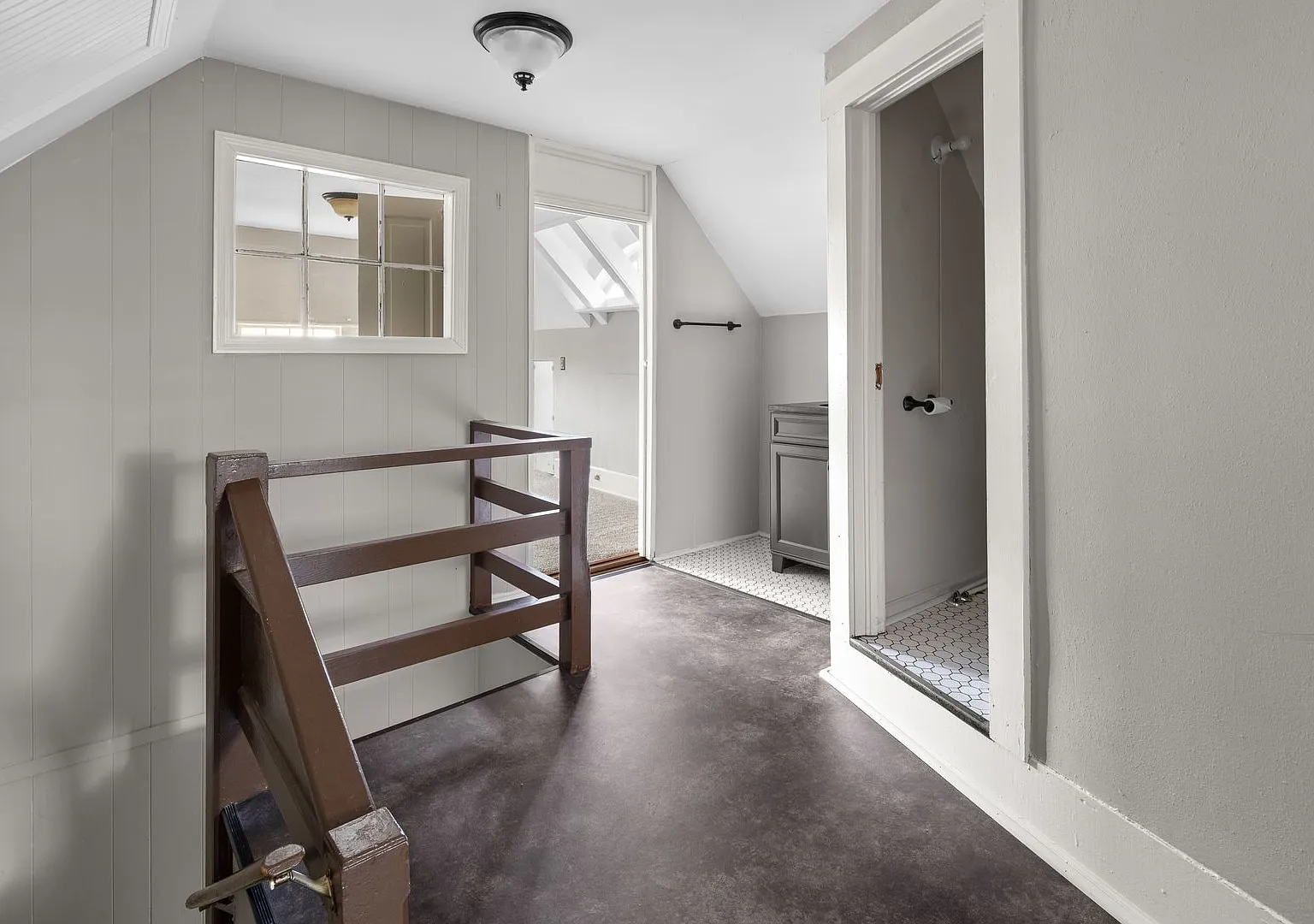 Two-Level Apartment in 1920's Queen Anne-style House — Photo 1