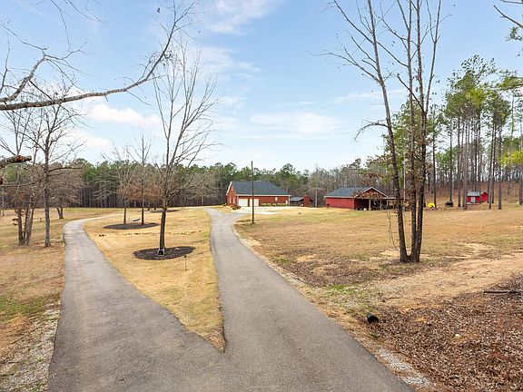 3rd image of 253 Kenyon Dr