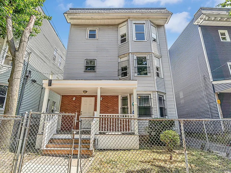 589 Winchester Ave #2 — Photo 1