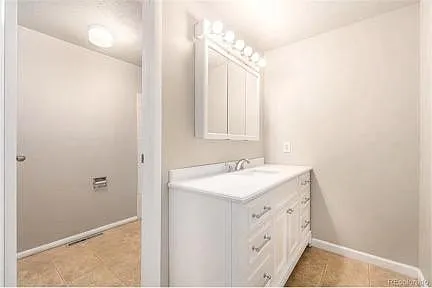 Upstairs Bathroom #1