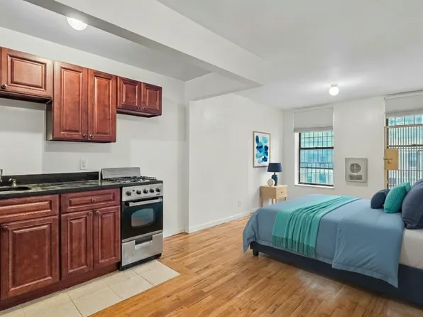 2175 3rd Avenue image 1 of 3