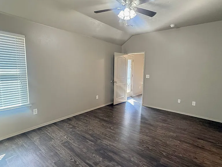 11214 Coachmans Rd — Photo 5