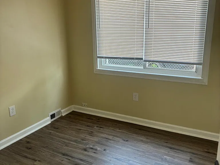 7721 Bender Rd — Photo 17