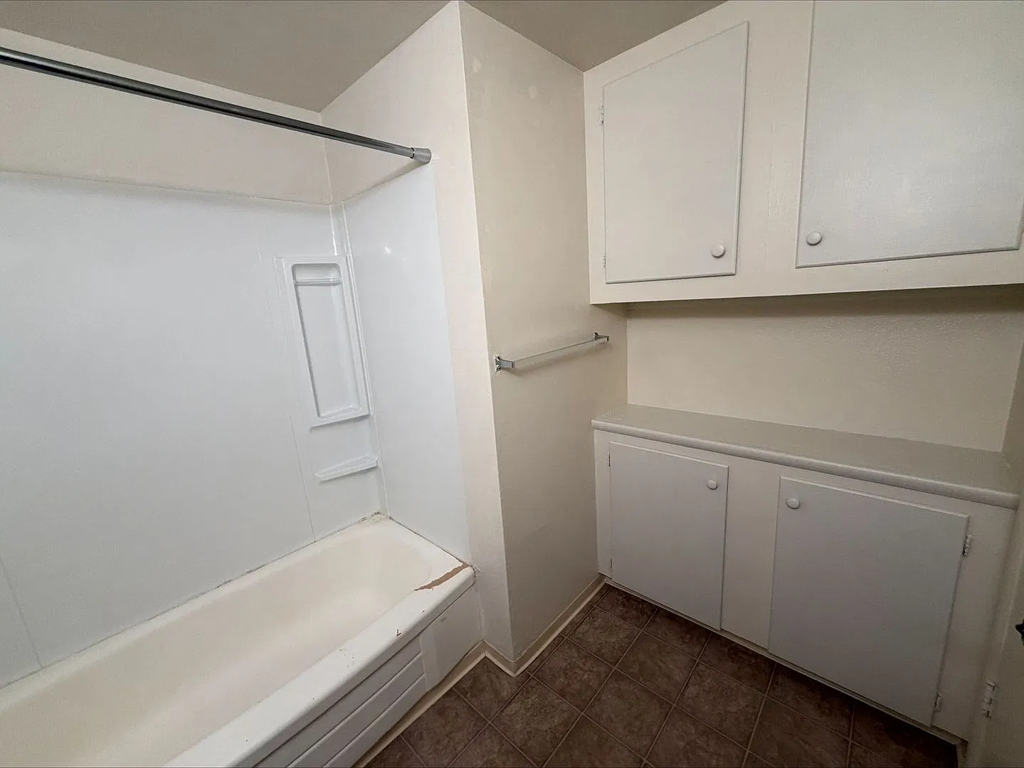 230 Wabash Ave — Photo 2