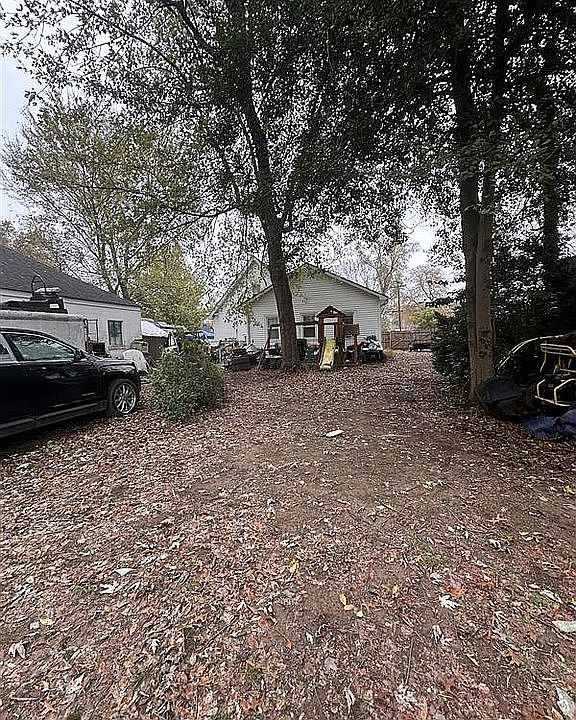 2nd image of 1914 Auburn Dr