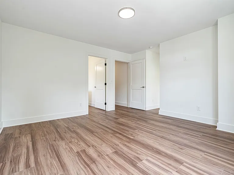 711 Gerard St #A — Photo 21