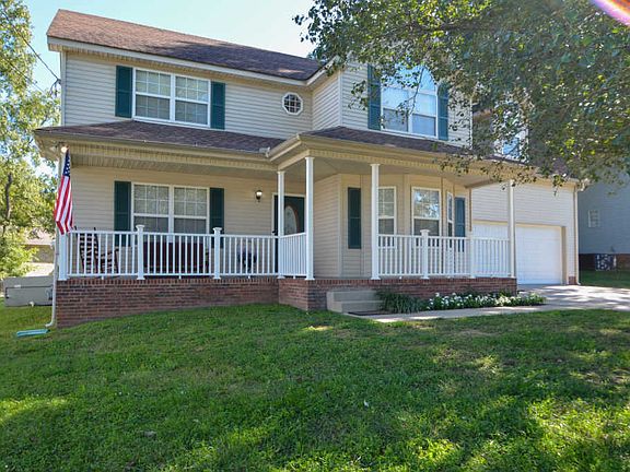 4th image of 213 Moorhill Ave