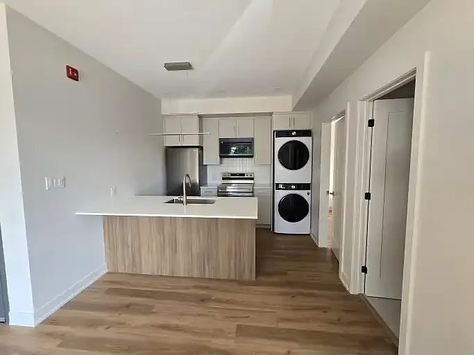 2 bed, 1.0 bath, $2,200 — Photo 2