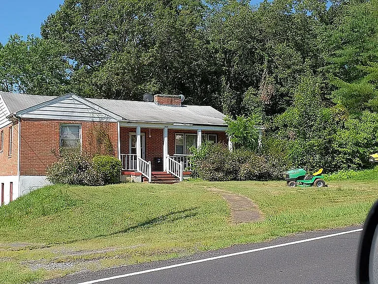 316 Seminole Dr — Photo 1