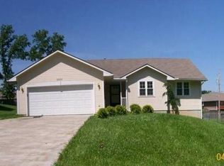 3923 NW Dondee Ln, Topeka, KS 66618