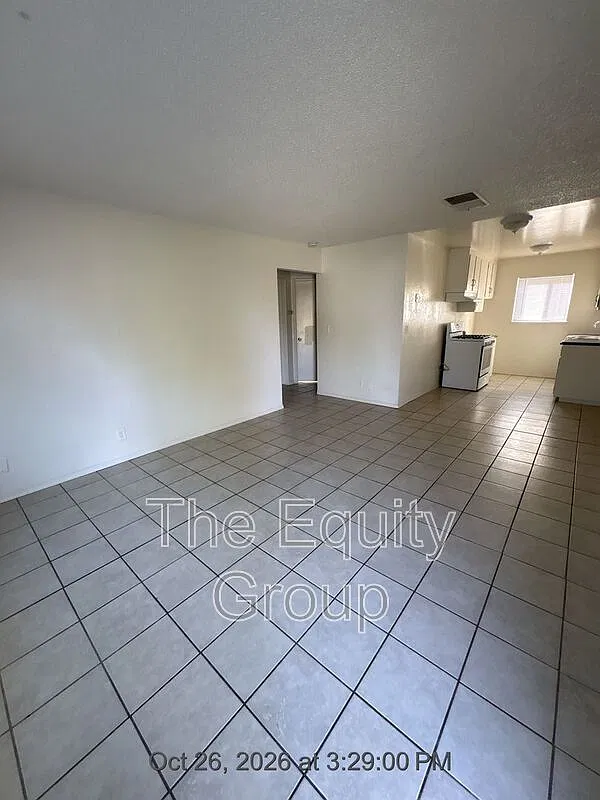 2 bed, 1.0 bath, 740 sqft, $950 — Photo 3