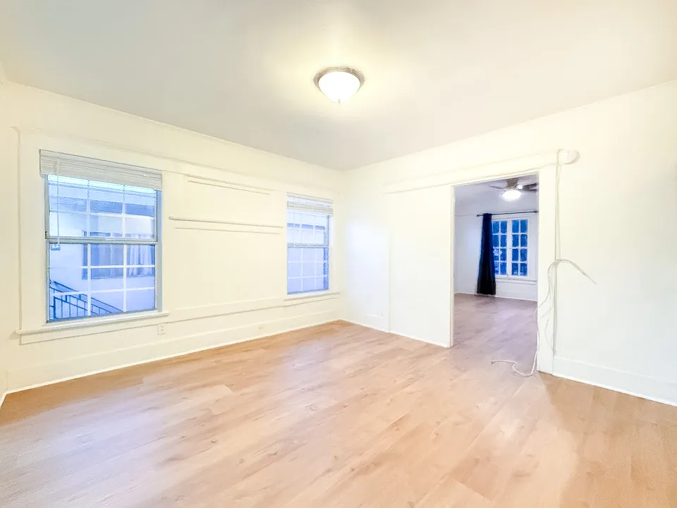 5516 1/2 Lexington Ave #5516-1/2