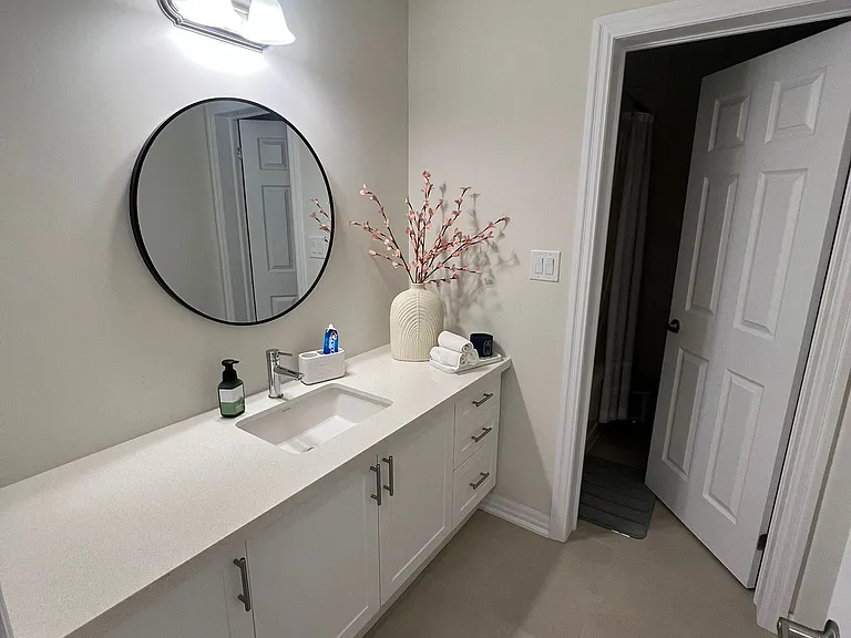 30 Northrop Ave — Photo 8