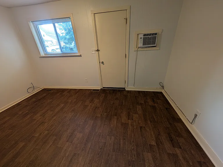 421 West St #4 — Photo 4