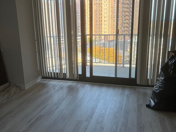 4th image of 3660 N Lakeshore Dr #1006