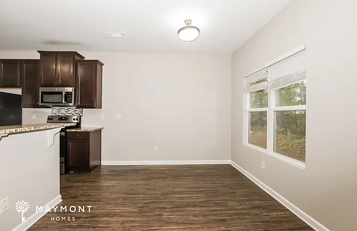 1851 Simmons Ln — Photo 7