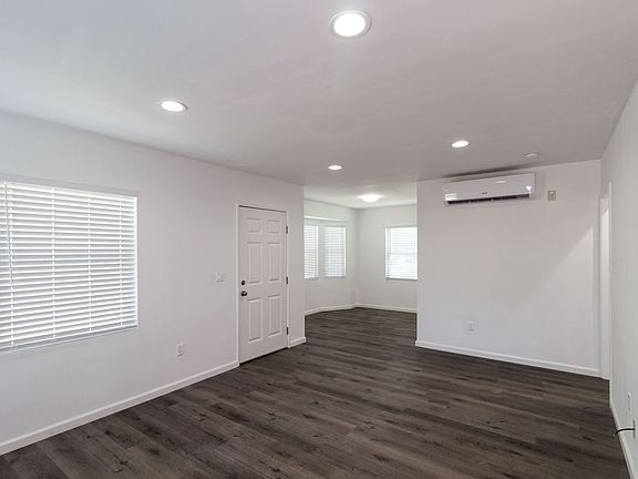4th image of 676 W Glenoaks Blvd APT A
