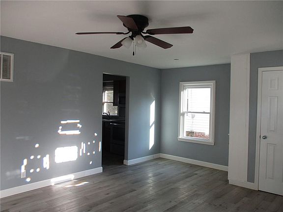 3rd image of 601 N Chestnut St