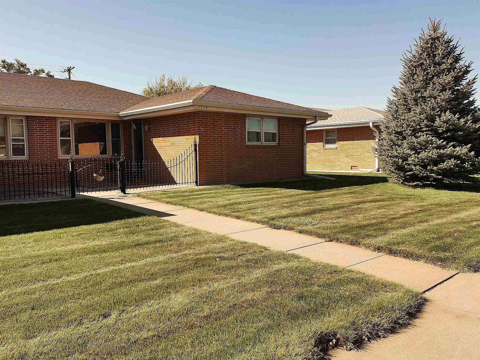 3 bed, 1194 sqft, $1,300 — Photo 1