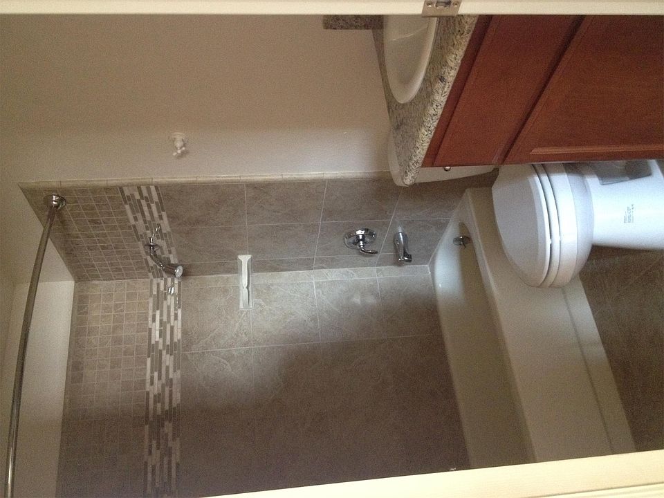 2nd image of 902 W Neville St