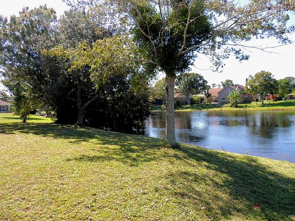 3rd image of 170 Palm Cir