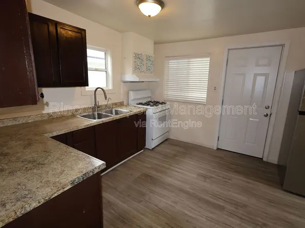 329 E Scott St, Port Hueneme, CA 93041