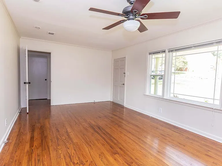 2500 Durwood Rd — Photo 4