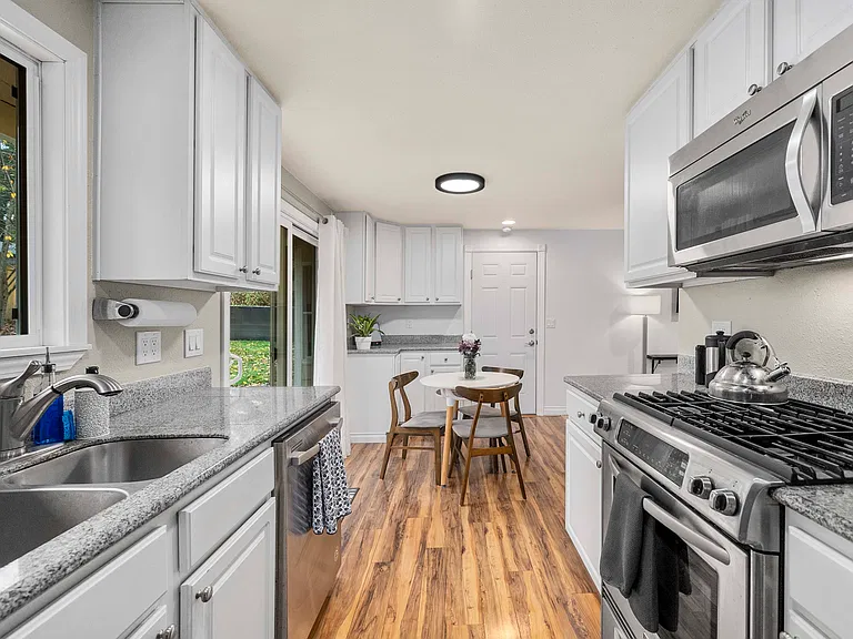 7409 Mazama St SW — Photo 13