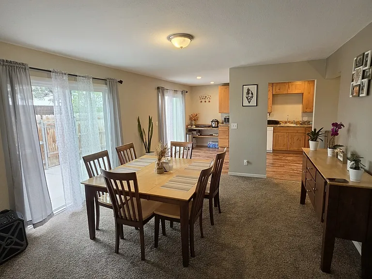 920 Devonshire Pl — Photo 7