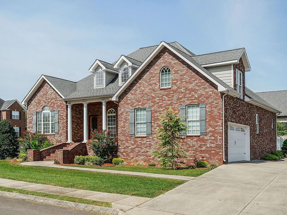 1st image of 203 Saint Andrews Ct